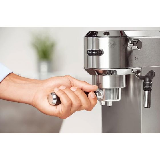 MACHINE A CAFE DELONGHI DEDICA 15 BARS 1450W INOX EC685.M